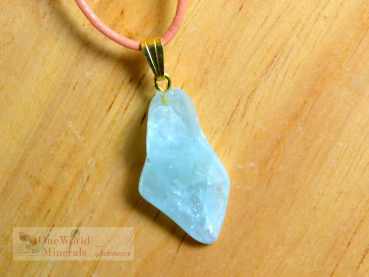 Aquamarin, Schmuckanhänger mit Goldöse, Einzelstück