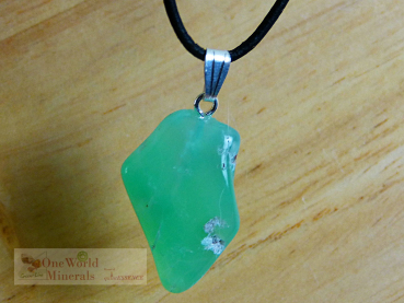 Chrysopras Schmuckanhänger mit Silberöse, Einzelstück