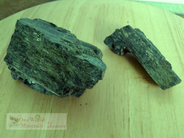 Preview: 2 Epidot-Kristallstücke, Himalaya - Unikate