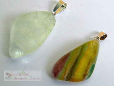 2 Fluorit Schmuckanhänger, mit Silberöse, Einzelstücke