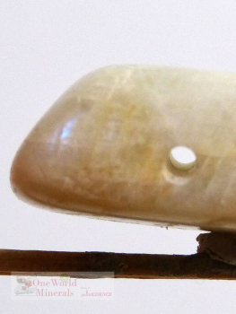 Mondstein aus Tansania, Schmuckanhänger mit seitlichem Blauschimmer  - Einzelstück