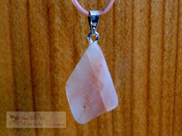 Preview: Rosa Mondstein aus Tansania, Schmuckanhänger mit Silberöse  - Einzelstück