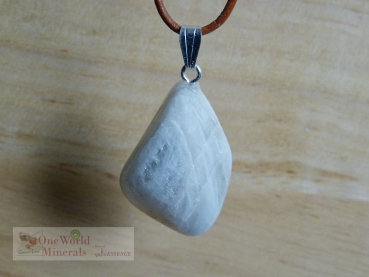 Mondstein aus Tansania, Schmuckanhänger, Silberöse und Blauschimmer- Einzelstück