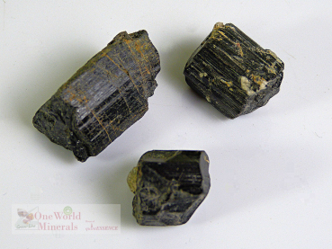 3 kleine Turmalinkristalle, schwarz , Himalaya - Unikate -