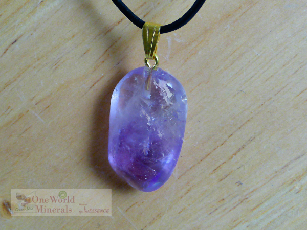 Amethyst, Schmuckanhänger mit Goldöse, Einzelstück
