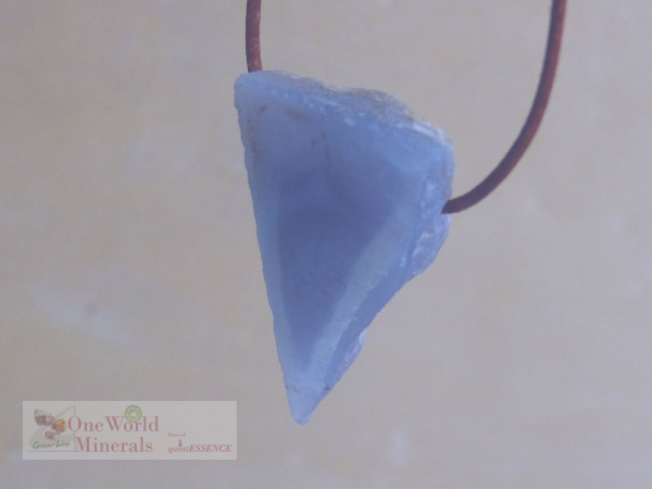 Chalcedon Schmuckanhänger - handgeschliffen,  Einzelstück