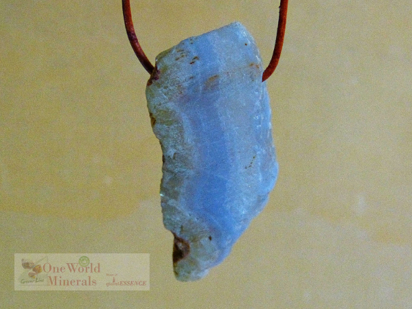 Chalcedon Schmuckanhänger - handgeschliffen,  Einzelstück