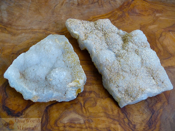 Chalcedon, 2 flache Rohsteine