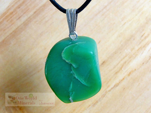 Chrysopras Schmuckanhänger mit Silberöse, Einzelstück