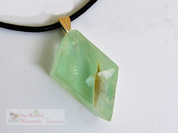 Fluorit Schmuckanhänger, mit Silberöse, handpoliert, Einzelstück