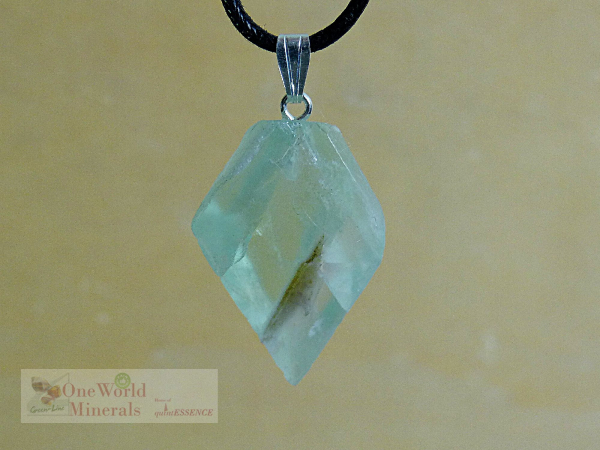 Fluorit Schmuckanhänger, mit Silberöse, handpoliert, Einzelstück