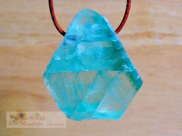 Fluorit Schmuckanhänger, handpoliert, Einzelstück