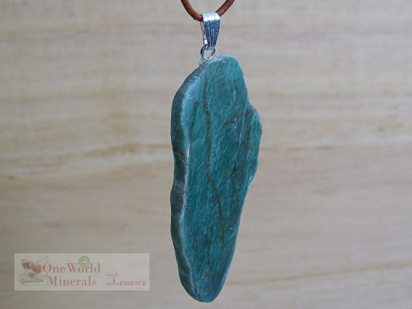 Fuchsit-Quarz Schmuckanhänger mit Silberöse, handgeschliffen,  Einzelstück