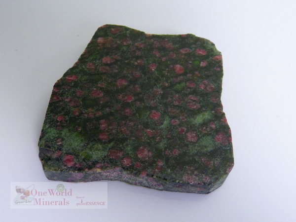 Handgeschliffene Granat-Pyroxenit (Eklogit) Scheibe - Einzelstück