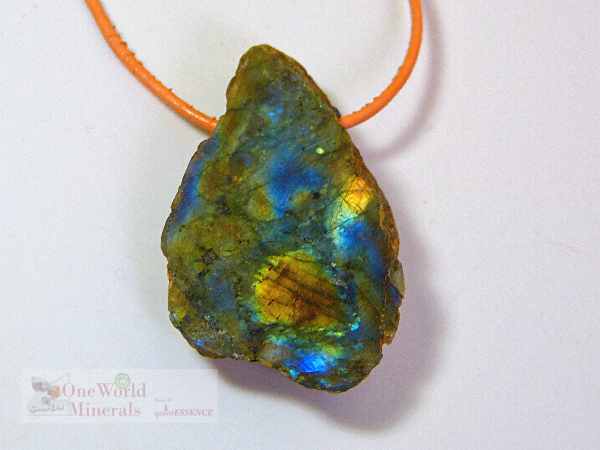 Labradorit Schmuckanhänger - handgeschliffen - ein Einzelstück