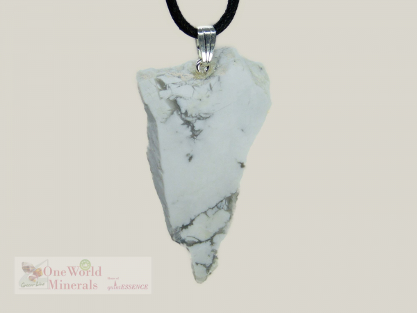 Magnesit, Simbabwe, Schmuckanhänger mit Silberöse, handgeschliffen, Einzelstück