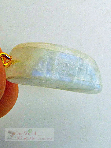 Mondstein, Schmuckanhänger mit Blauschimmer und Goldöse, Einzelstück