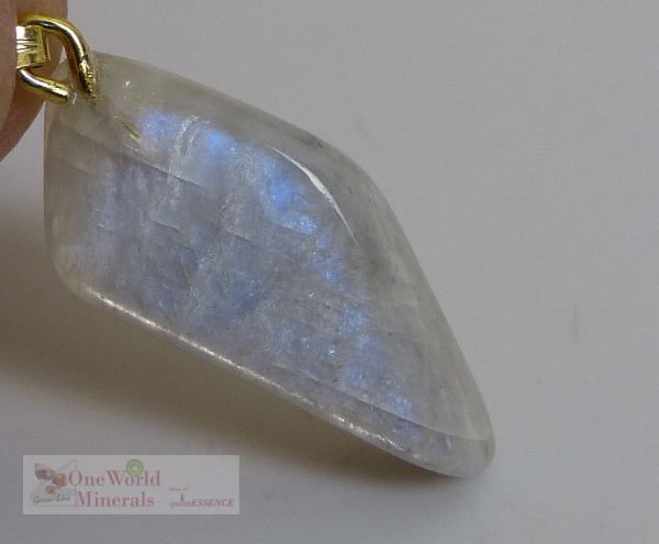 Mondstein, Schmuckanhänger mit Blauschimmer und Goldöse, Einzelstück