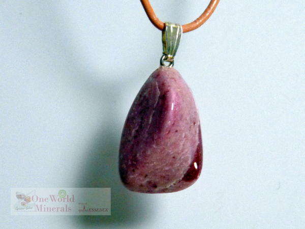 Piemontit-Muskovit mit Silberöse - Einzelstück