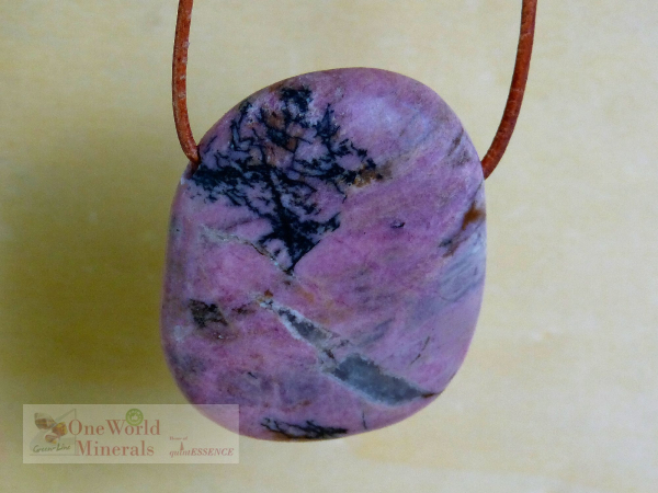 Rhodonit Anhänger, gebohrt, ein Einzelstück