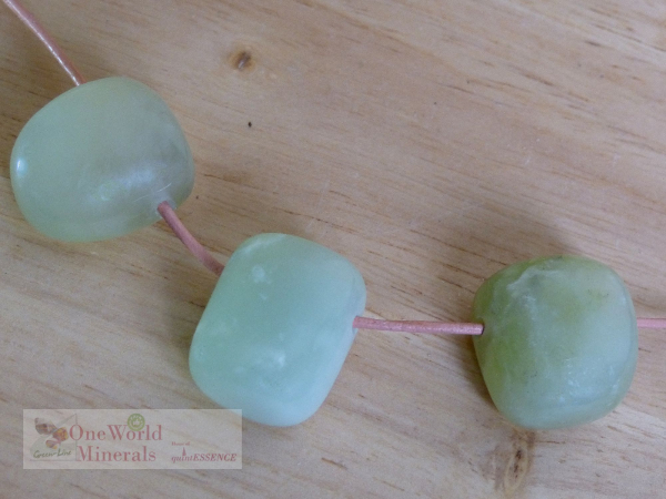 3 Serpentin Schmuckanhänger, Trommelsteine gebohrt