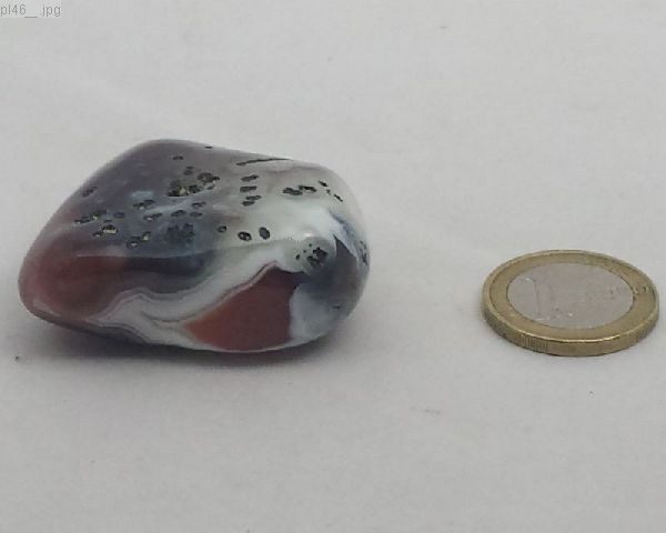 Größerer "redcore" Achat , "Nut", Botswana