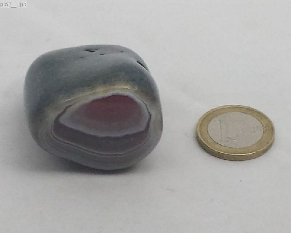 Größerer "redcore" Achat , "Nut", Botswana