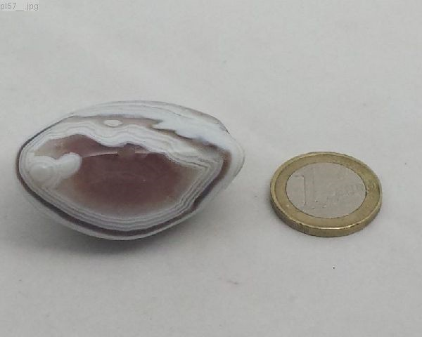 Größerer "redcore" Achat , "Nut", Botswana