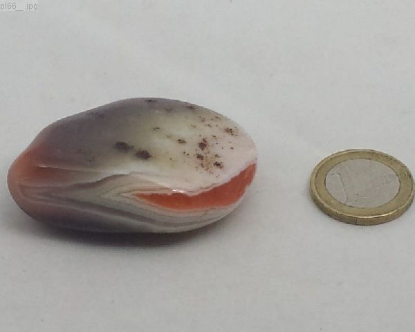 Größerer "redcore" Achat , "Nut", Botswana