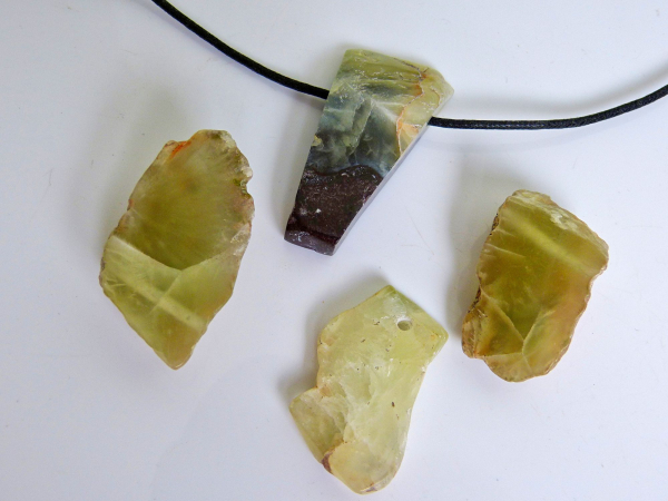 Prehnit Schmuckanhänger,  4 Stück